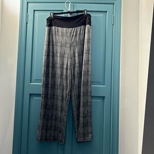 Really cute black & gray checkered wide leg pants with elastic waistband.